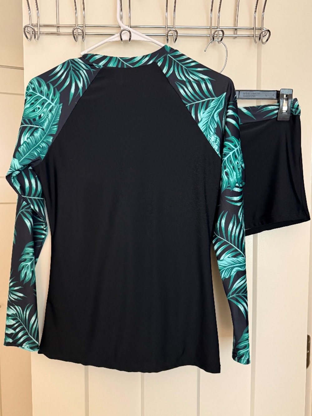 NWOT Girls Tropical Rash Guard Swim Set